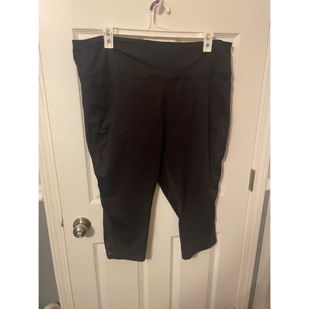 Women's Tek Gear Black Workout Capris with pockets 3XL